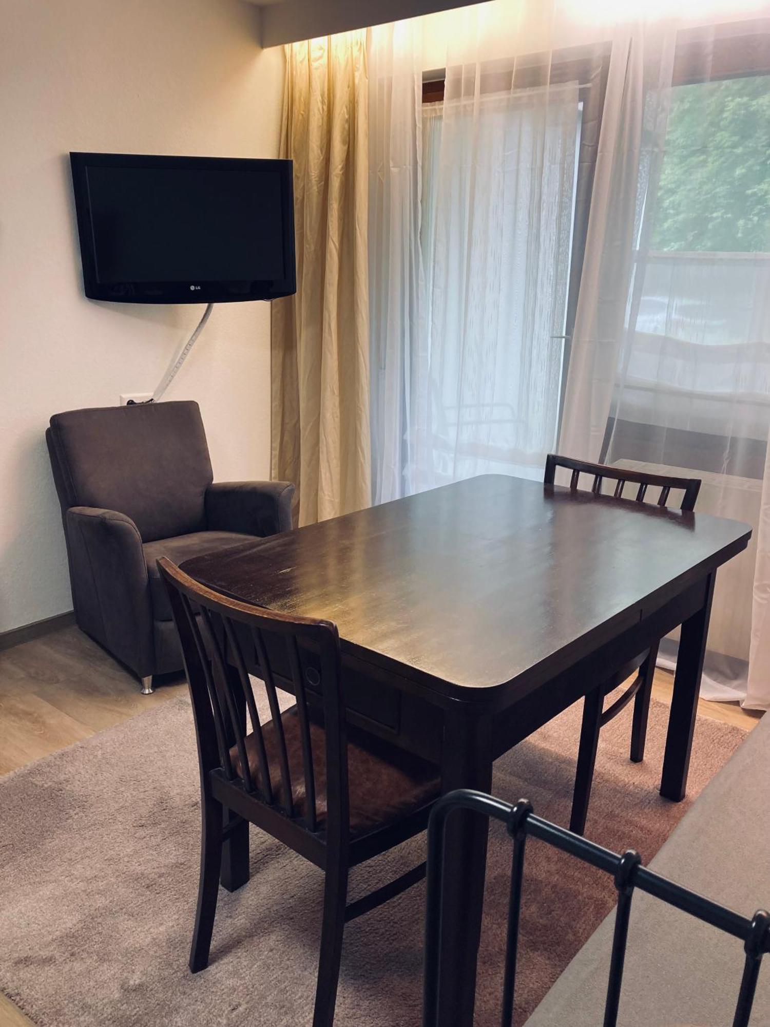 Free Apartment - Ermstal Bad Urach Exteriör bild